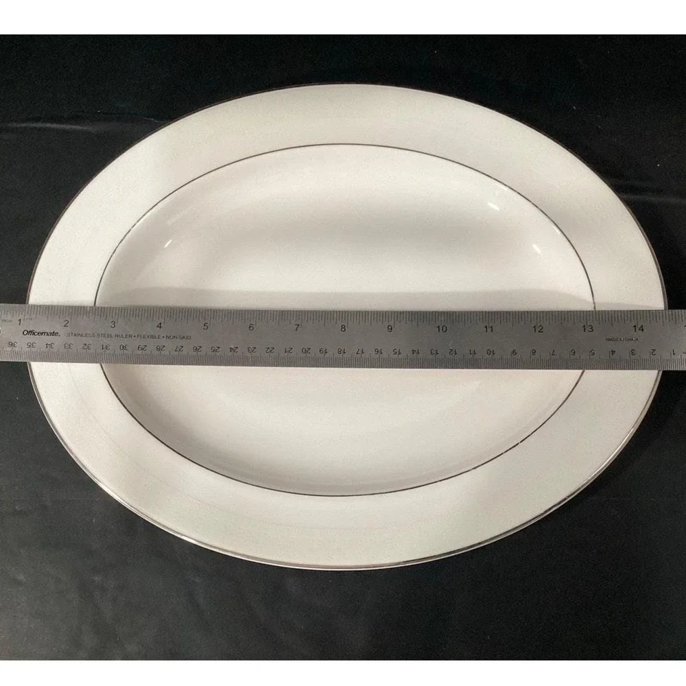 Royal Doulton Amulet Oval Serving Platter, White Floral Bone‎ China Tableware